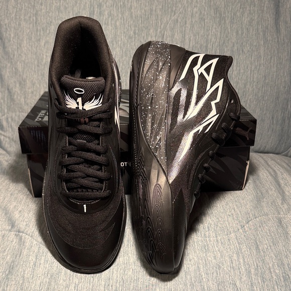 Men’s Puma MB.02 "Oreo" LaMelo Ball basketball sneakers in black and white. 10.5 - Picture 9 of 16